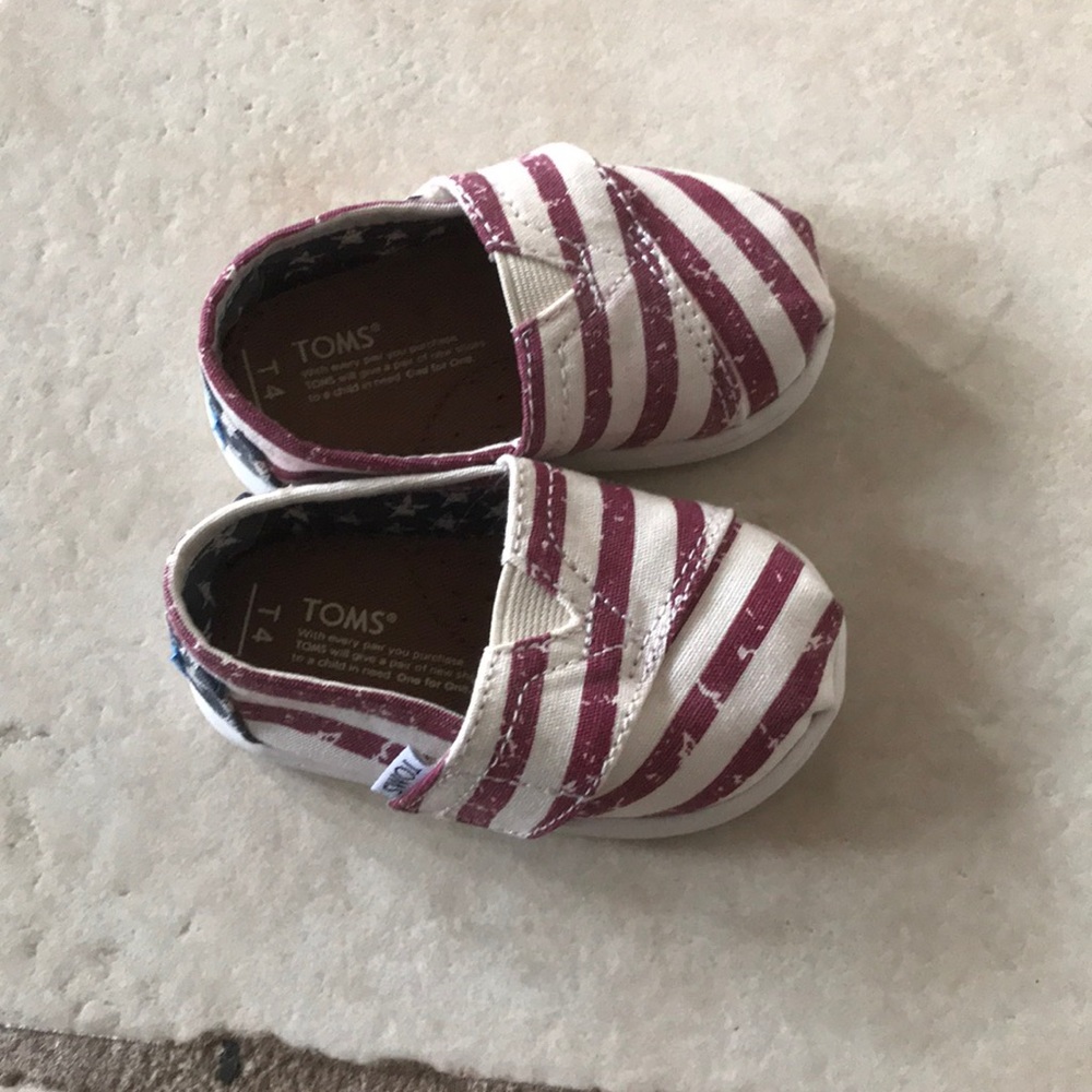Toms toddler size 4